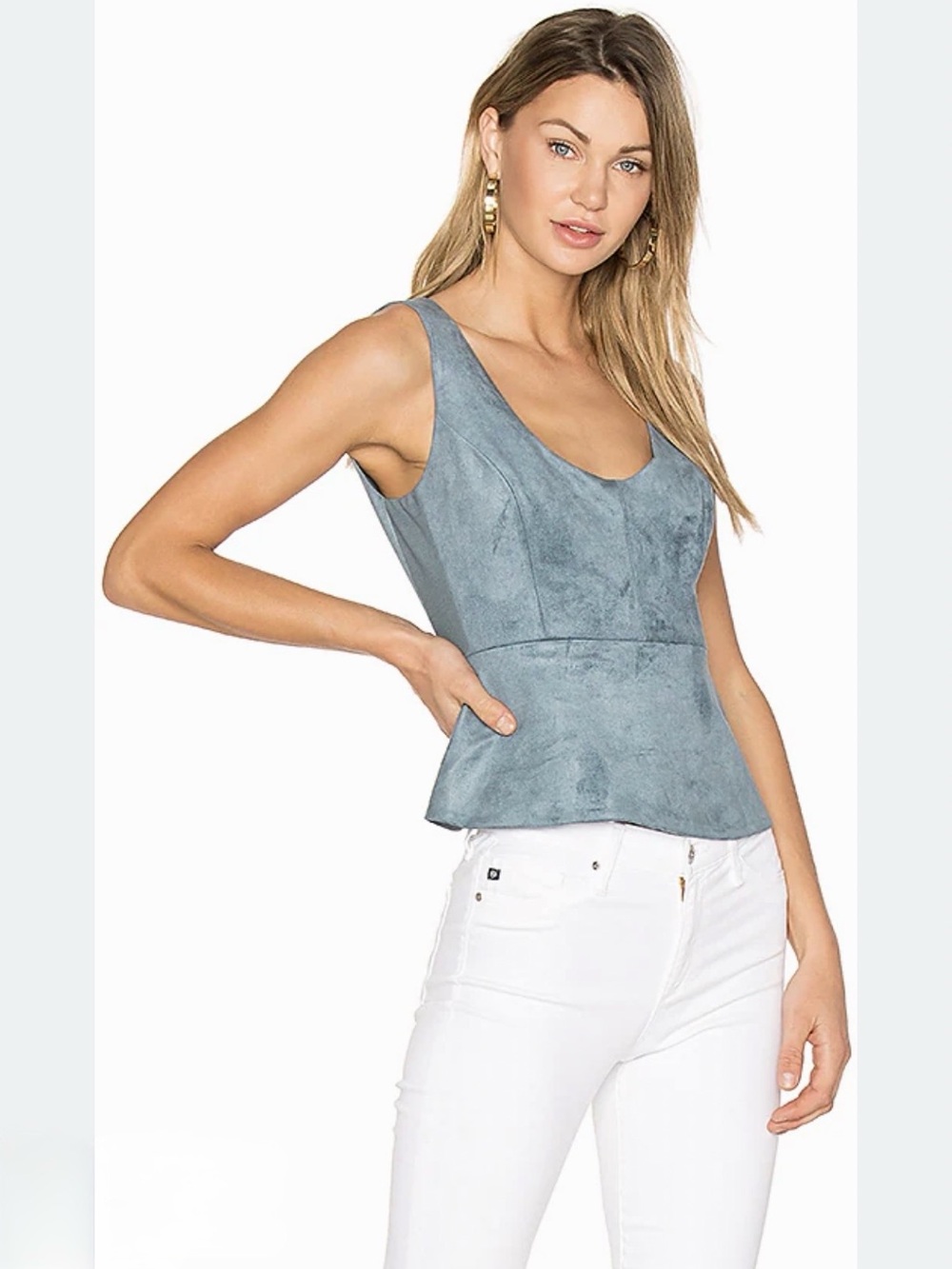BCBGMAXAZRIA Cladiana Tank in
Light Ash Blue in Light Ask Blue 🩵